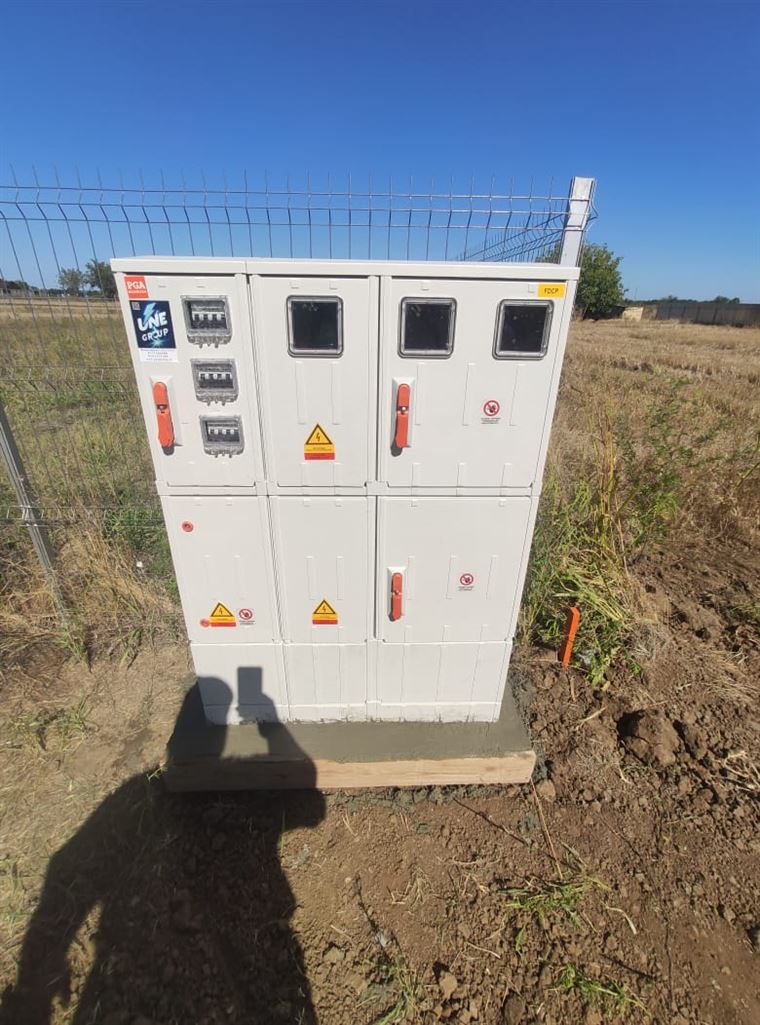 Branșament trifazat în zonă rurală, pe fundație betonată